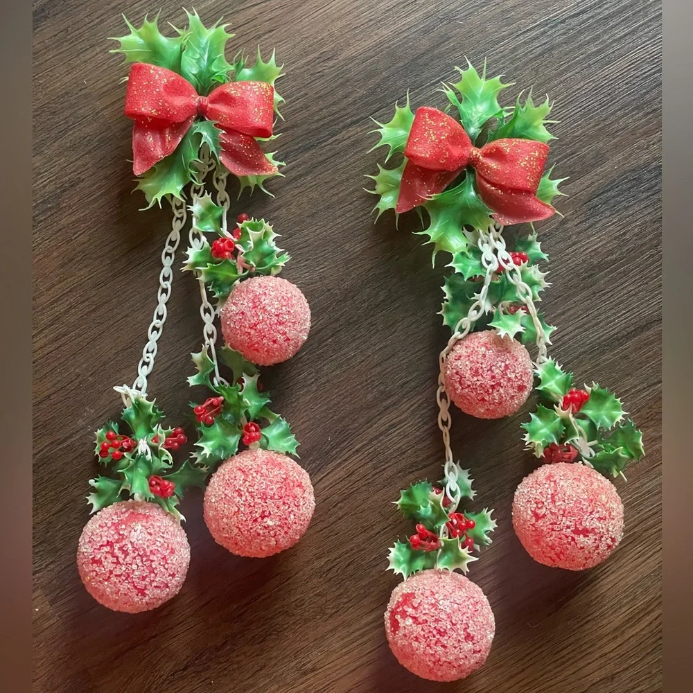 VTG Plastic Blow Mold Christmas 2 Mistletoe Holly Berry Sugar Frosted Balls Set